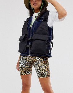 Сумка на грудь в стиле милитари ASOS DESIGN-Черный