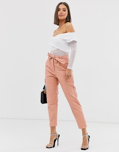 Брюки из искусственной кожи персикового цвета с поясом Missguided-Розовый