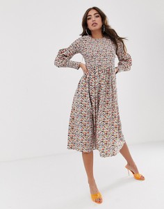 Приталенное платье миди со сборками и цветочным принтом Never Fully Dressed-Мульти