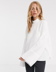 Фактурный топ с высоким воротом и широкими рукавами ASOS DESIGN-Бесцветный
