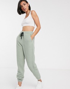 Джоггеры из искусственного меха ASOS DESIGN-Зеленый