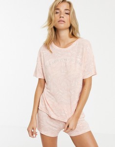 Розовый пижамный комплект с тропическим принтом New Look