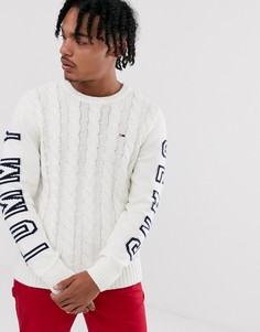 Белый джемпер вязки косами с отделкой на рукавах и логотипом Tommy Jeans