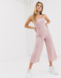 Розовый комбинезон с кюлотами и оборкой по краю Missguided