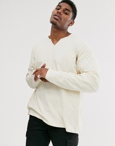 Бежевый oversize-лонгслив с разрезом на вороте ASOS DESIGN