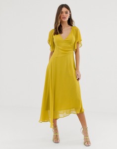 Платье миди с запахом спереди и расклешенными рукавами ASOS DESIGN-Желтый