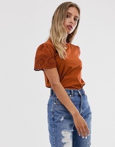 Футболка с вышивкой ришелье на рукавах ASOS DESIGN-Оранжевый