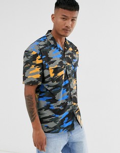 Свободная рубашка с камуфляжным принтом и карманами на груди ASOS DESIGN-Зеленый