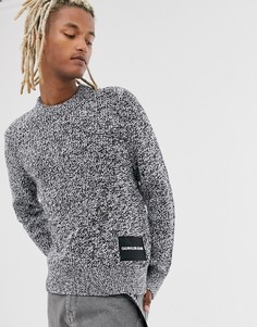 Серый джемпер стандартного кроя с нашивкой логотипа Calvin Klein Jeans
