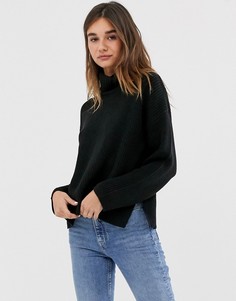 Черный oversize-джемпер в рубчик с отворачивающимся воротом Monki