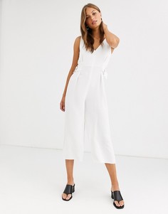 Белый комбинезон с пряжками по бокам River Island