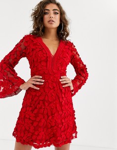 Красное платье с длинными рукавами и цветочной вышивкой Love Triangle-Красный
