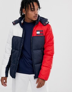 Базовая дутая куртка фирменных цветов с крупным логотипом Tommy Jeans-Мульти