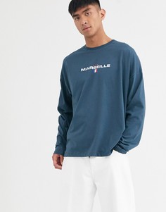 Темно-синий oversize-лонгслив с принтом в виде названия города и флага ASOS DESIGN