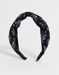 Черная повязка на голову с цветочным принтом и перекрученной отделкой ASOS DESIGN-Черный