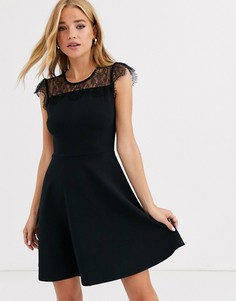 Черное приталенное платье с кружевной вставкой Lipsy-Черный