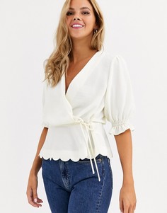 Блузка с запахом и фигурным краем Miss Selfridge-Кремовый
