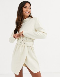 Кремовое платье мини с высоким воротом и поясом In The Style x Stephsa-Белый