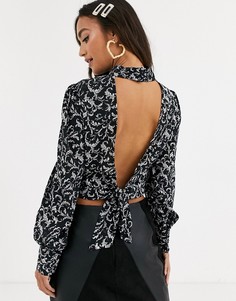 Укороченная блузка с открытой спиной, завязкой сзади и принтом In The Style x Stephsa-Черный