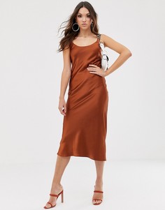 Атласное платье-комбинация миди с овальным вырезом ASOS DESIGN-Коричневый