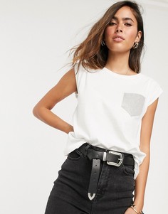 Белая футболка с карманом из стразов River Island-Белый