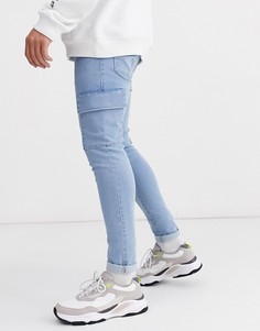 Голубые джинсы с напылением и карманами-карго ASOS DESIGN-Синий