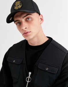Черная бейсболка с нашивкой Mitchell & Ness-Черный