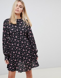 Чайное платье с цветочным принтом Fashion Union-Черный