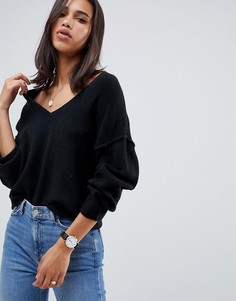 Пушистый джемпер с V-образным вырезом ASOS DESIGN-Черный
