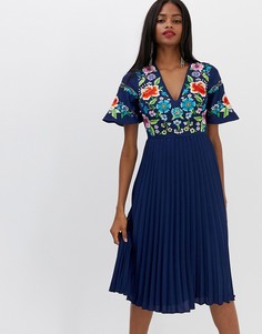 Платье миди с вышивкой и плиссировкой ASOS DESIGN-Темно-синий