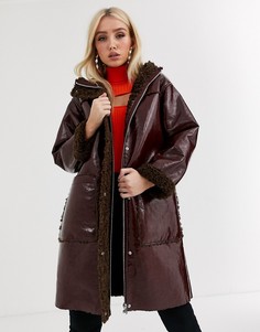 Виниловая парка с подкладкой из искусственного меха ASOS DESIGN-Коричневый