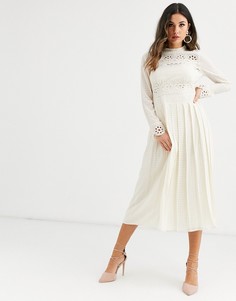 Плиссированное платье миди с высоким воротом и кружевными вставками ASOS DESIGN-Кремовый