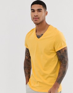 Желтая футболка с v-образным вырезом и отворотами на рукавах ASOS DESIGN-Желтый