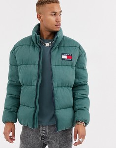Зеленая выбеленная дутая куртка с большим логотипом-флагом Tommy Jeans-Зеленый