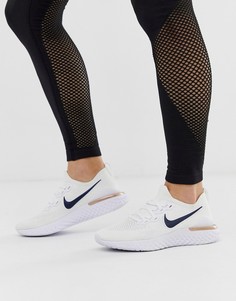Белые кроссовки с розово-золотистой отделкой Nike Running Epic React Flyknit-Белый