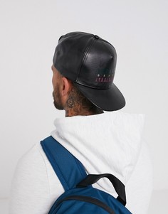 Бейсболка из искусственной кожи с нашивкой ASOS DESIGN-Черный