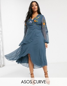 Платье миди с запахом и цветочной вышивкой ASOS DESIGN Curve-Синий