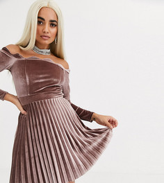 Бархатное короткое приталенное платье с фигурными краями на топе ASOS DESIGN Petite-Кремовый