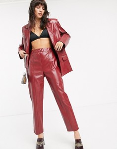 Красные брюки из искусственной кожи ASOS DESIGN-Красный