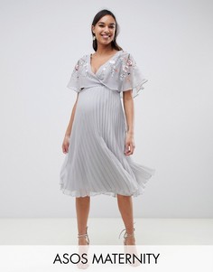 Платье миди с рукавами клеш, плиссированной юбкой и вышивкой ASOS DESIGN Maternity-Мульти
