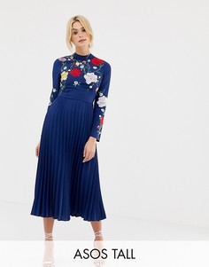 Плиссированное платье миди с высоким воротом и вышивкой ASOS DESIGN Tall-Темно-синий