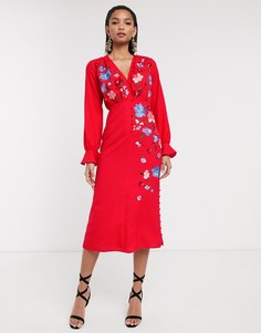 Чайное платье миди на пуговицах с рукавами клеш и вышивкой ASOS DESIGN-Красный