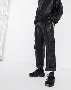 Свободные брюки карго из искусственной кожи ASOS DESIGN-Черный