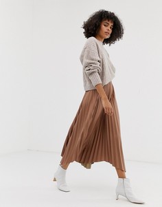 Юбка миди из искусственной кожи с плиссировкой и асимметричным краем ASOS DESIGN-Светло-бежевый