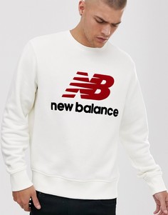 Белый свитшот New Balance Athletics