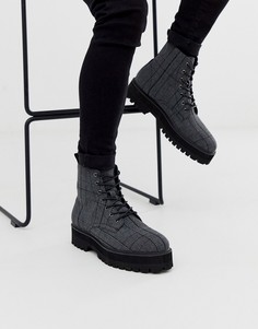 Клетчатые ботинки на черной массивной подошве со шнуровкой ASOS DESIGN-Серый