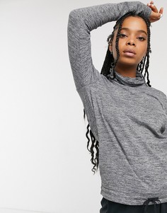 Серый топ с длинными рукавами Nike Yoga