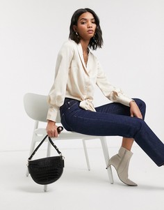 Атласная рубашка кремового цвета с узлом Topshop-Кремовый