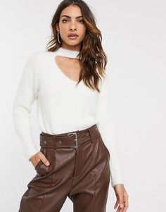 Кремовый пушистый джемпер с вырезом River Island