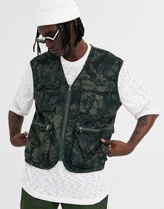 Жилет цвета хаки с принтом тай-дай ASOS DESIGN-Зеленый